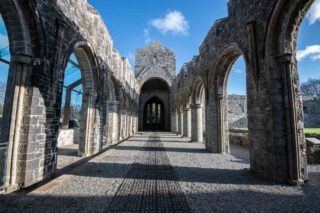 Nave arcades